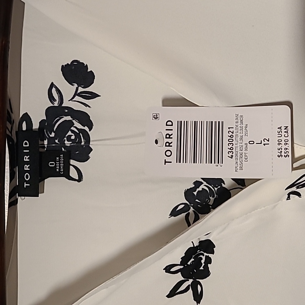 NWT Torrid Babydoll Flutter Top - Picture 3 of 5